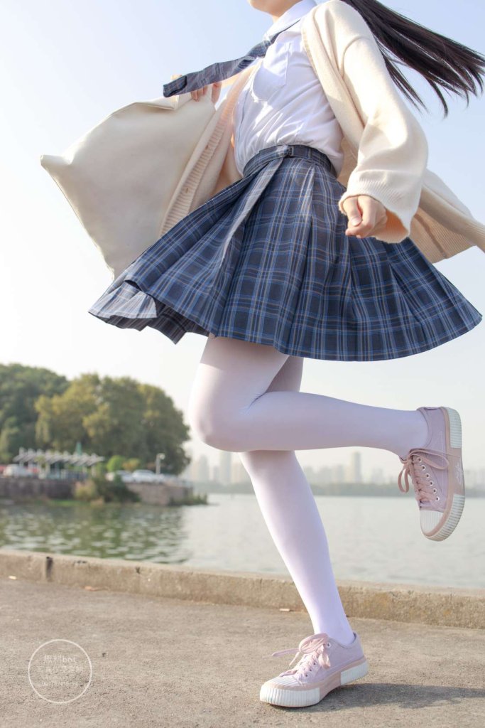 图片[2]-森萝财团 有料.004 依依 湖边JK白丝[77P]-虎绰