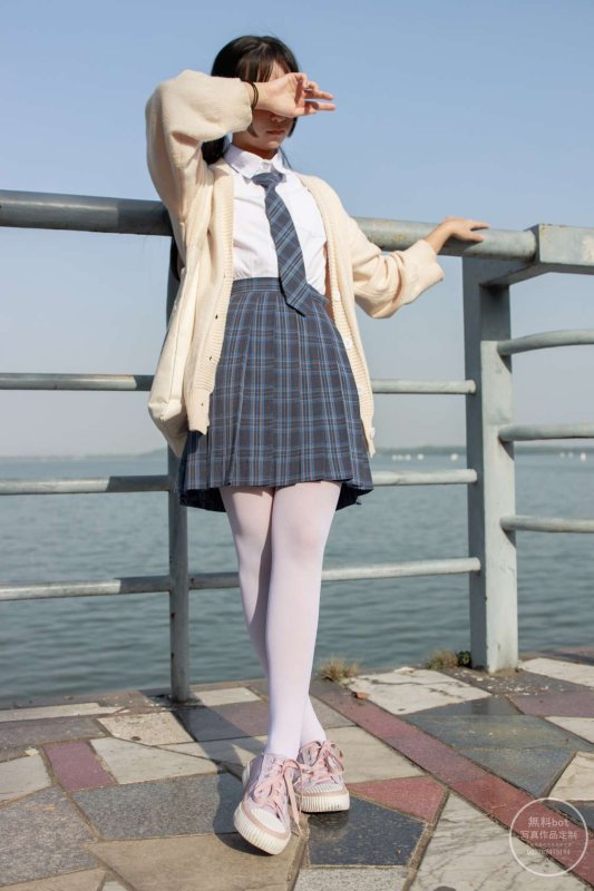 森萝财团 有料.004 依依 湖边JK白丝[77P]-虎绰