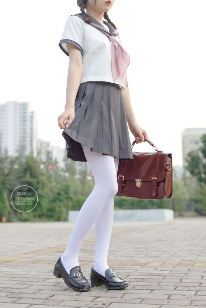 图片[1]-森萝财团 有料.006 依依 户外白丝JK制服[90P]-虎绰