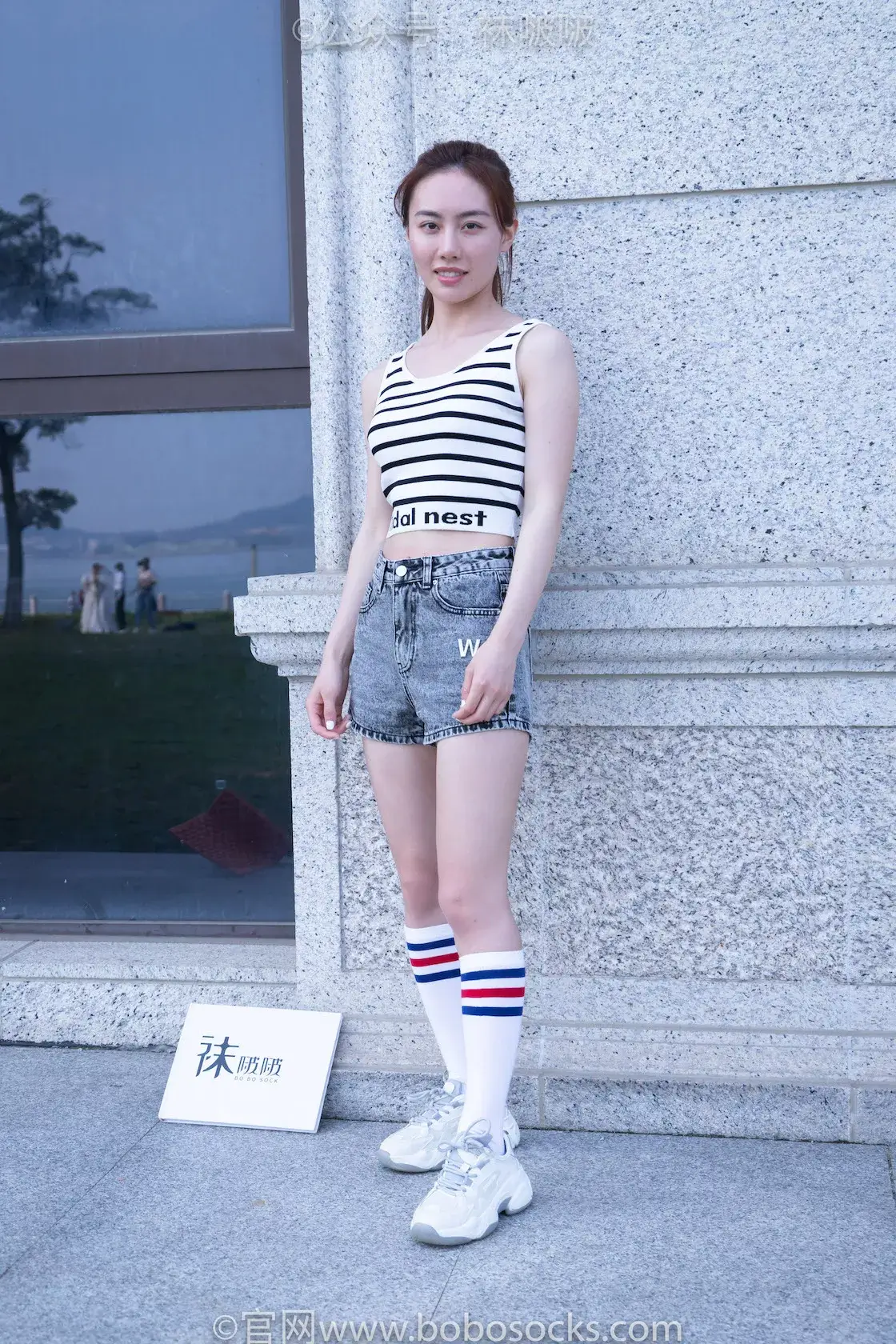 图片[4]-袜啵啵006期：小米-运动鞋、白色小腿袜、裸足-虎绰