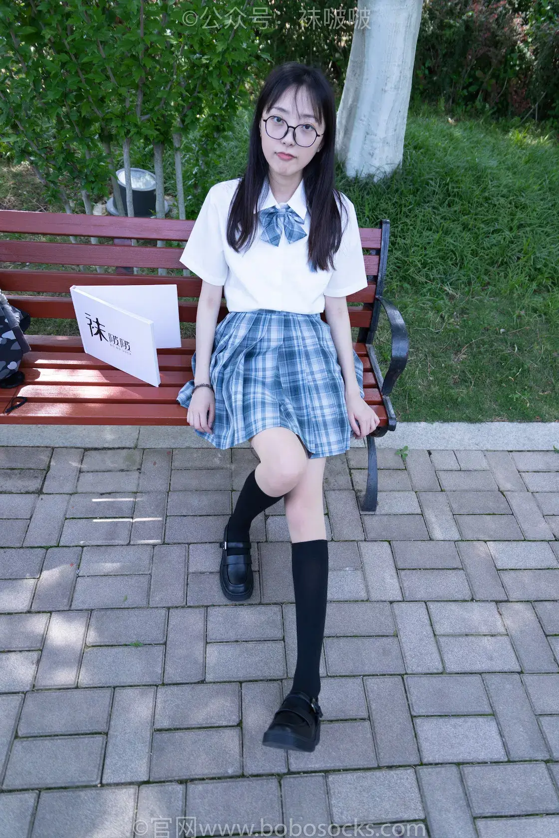 袜啵啵007期：稚予-JK制服、皮鞋、黑色中筒棉袜、肉丝-虎绰