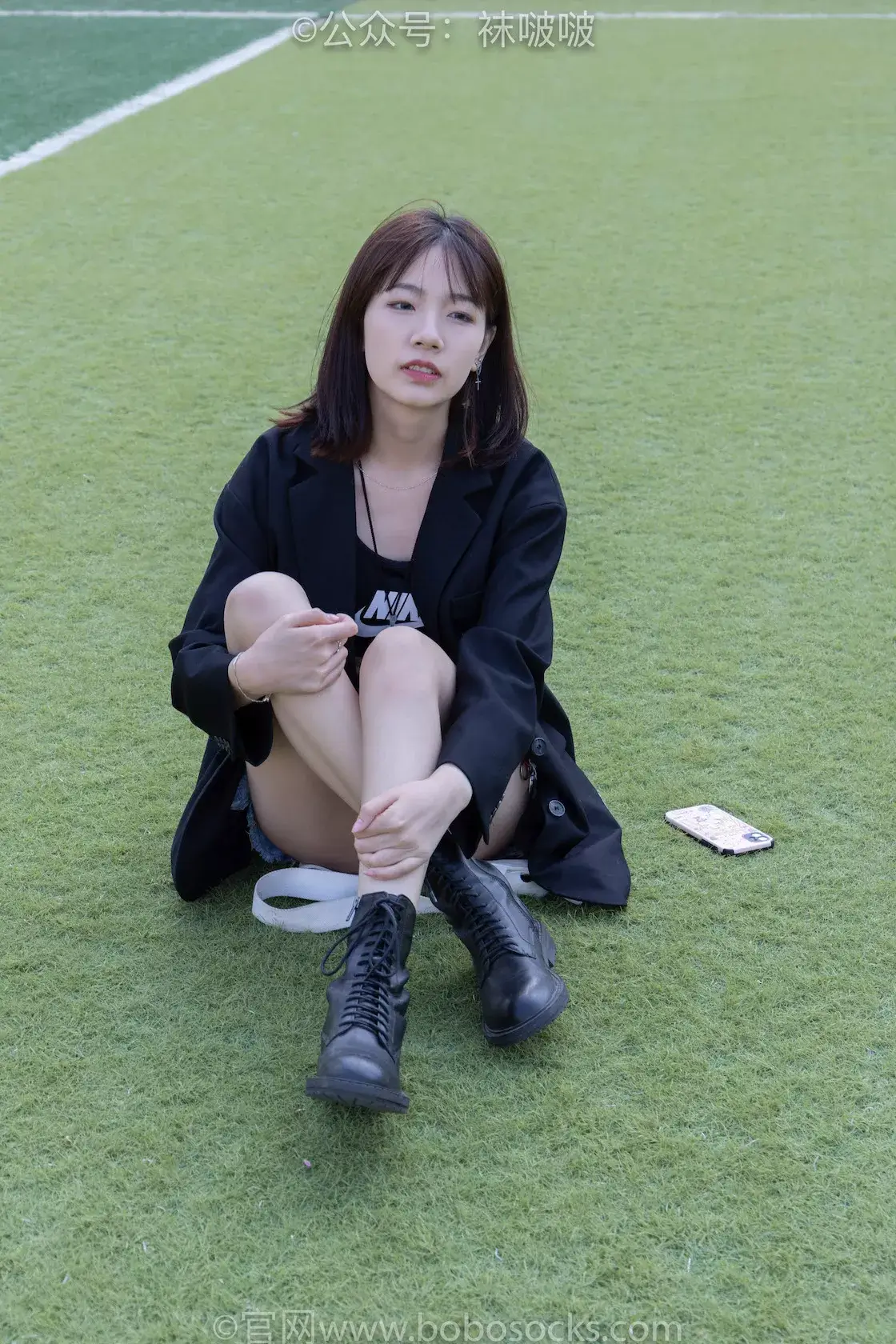 图片[4]-袜啵啵010期：小甜豆-马丁靴、白色短棉袜、裸足-虎绰