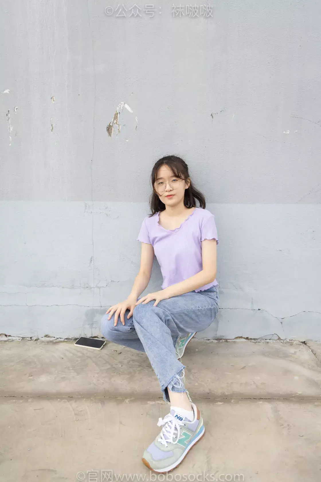 图片[4]-袜啵啵020期：熊熊-NB运动鞋、蓝色短棉袜（踩脏）、裸足（超级好看呀）-虎绰