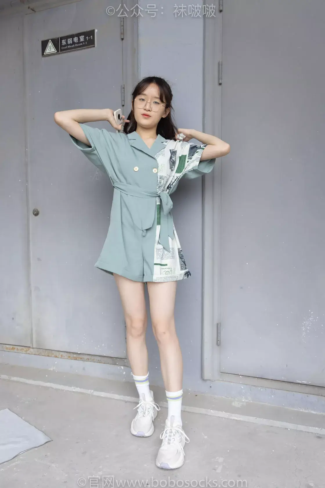 图片[2]-袜啵啵025期：熊熊-安踏运动鞋、白色棉袜（踩脏）、裸足（超级好看呀）-虎绰