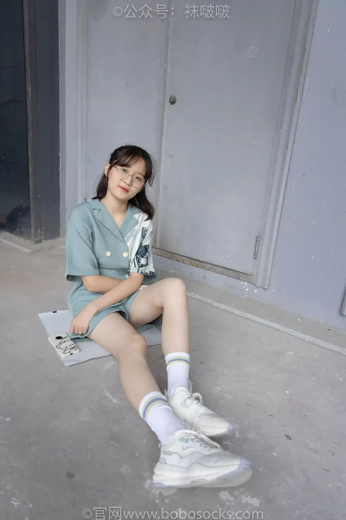 图片[5]-袜啵啵025期：熊熊-安踏运动鞋、白色棉袜（踩脏）、裸足（超级好看呀）-虎绰