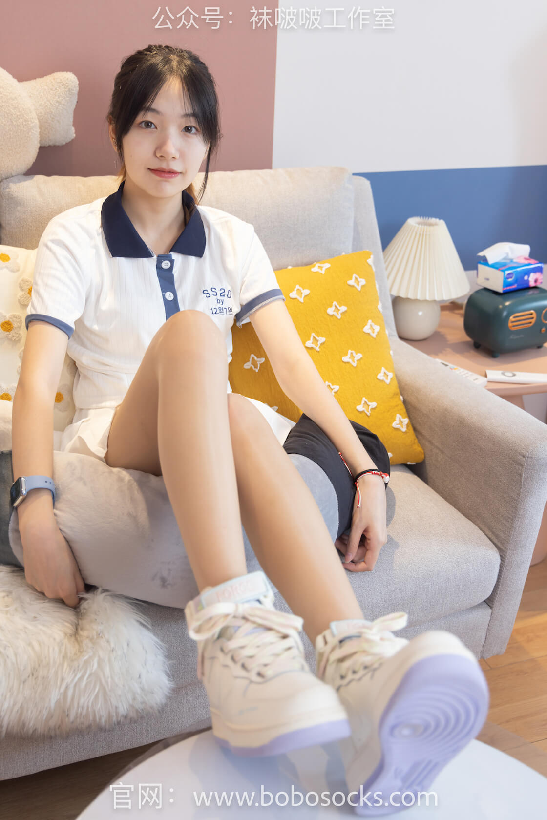 袜啵啵096期：小甜豆-板鞋、白棉袜、油亮肉丝-虎绰
