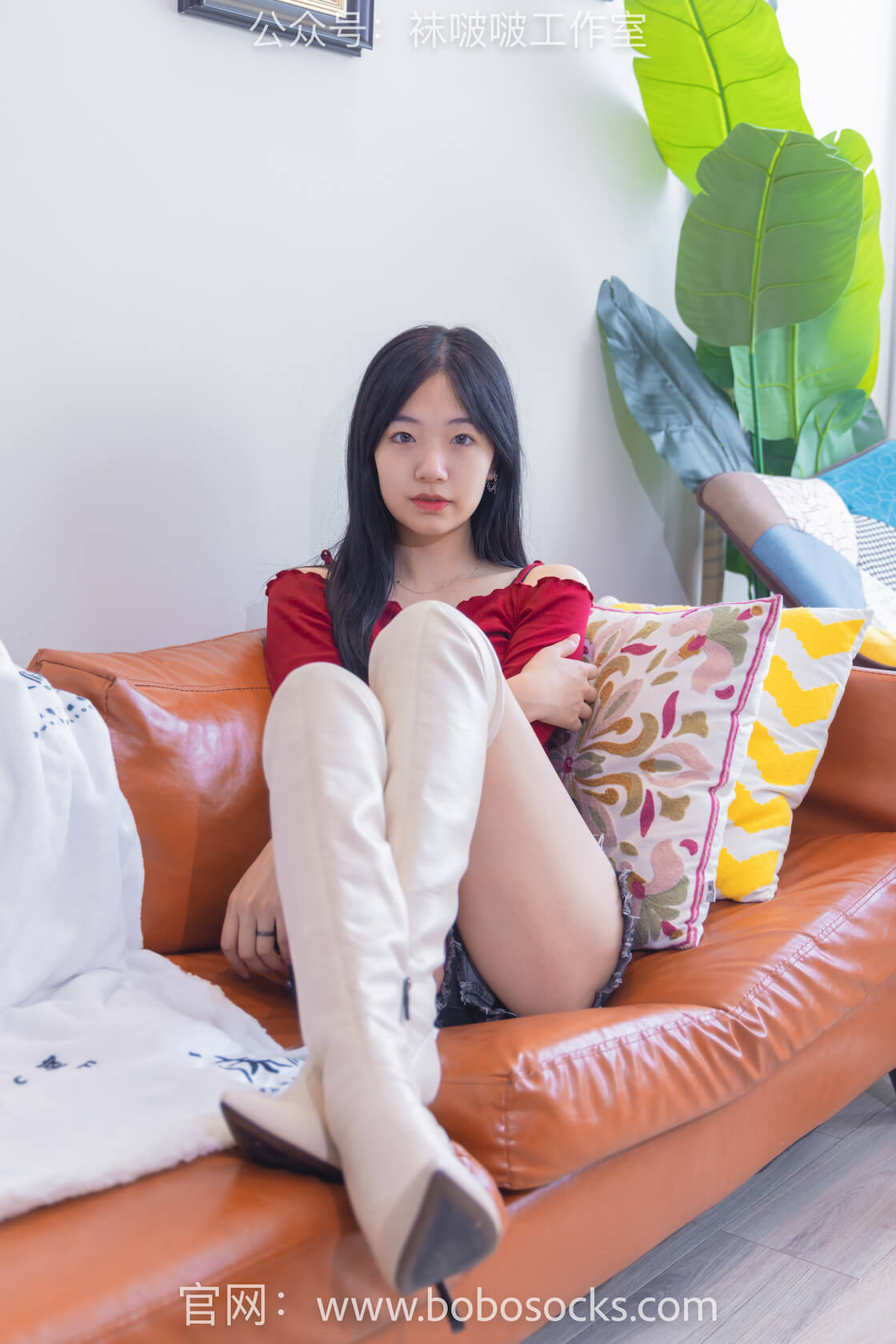 袜啵啵120期：小甜豆-高跟长靴、白棉袜（长度到脚踝上面一点）、裸足-虎绰