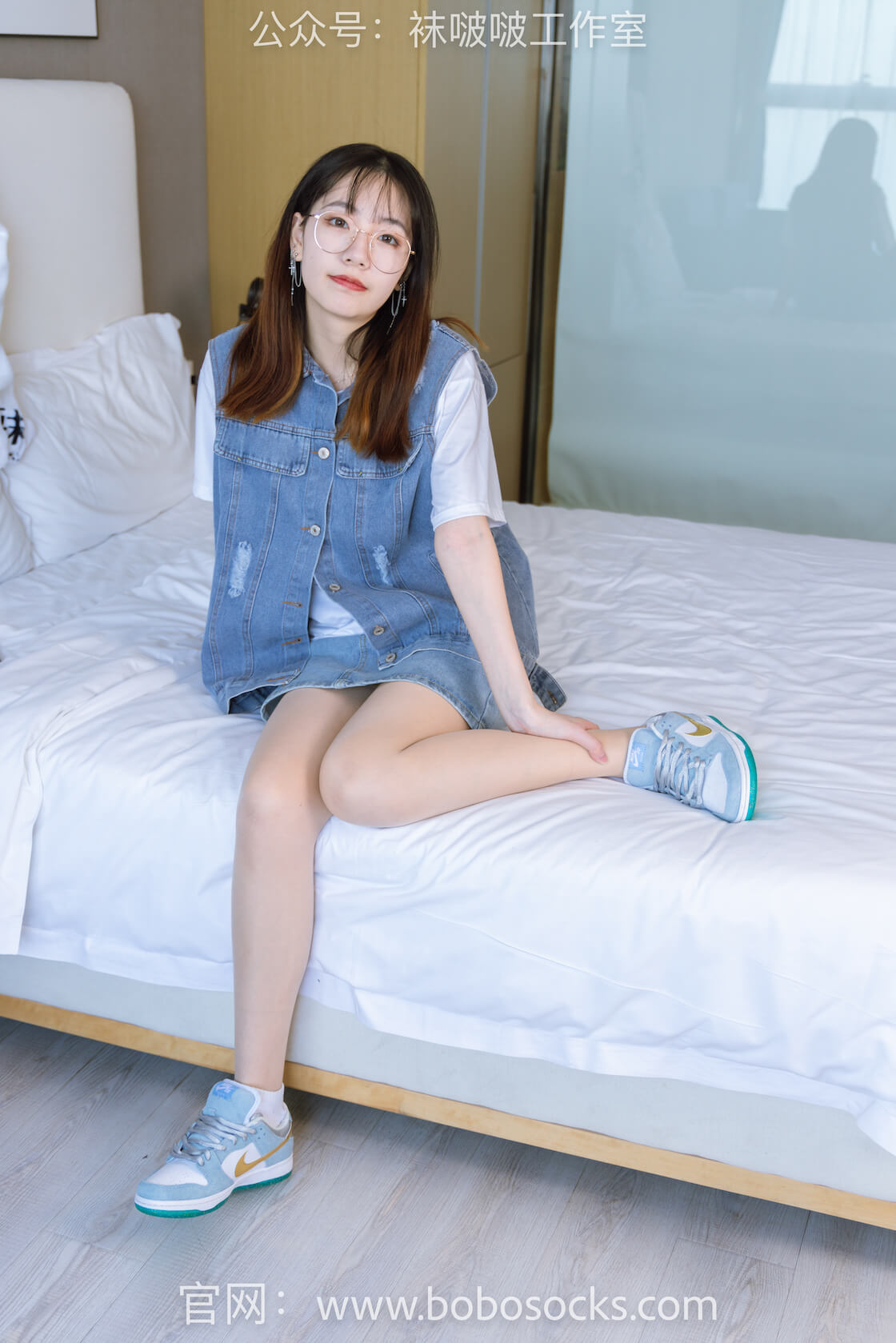 袜啵啵123期：小甜豆-板鞋、白棉袜（长度到脚踝上面一点）、肉丝（脚尖加固款）-虎绰