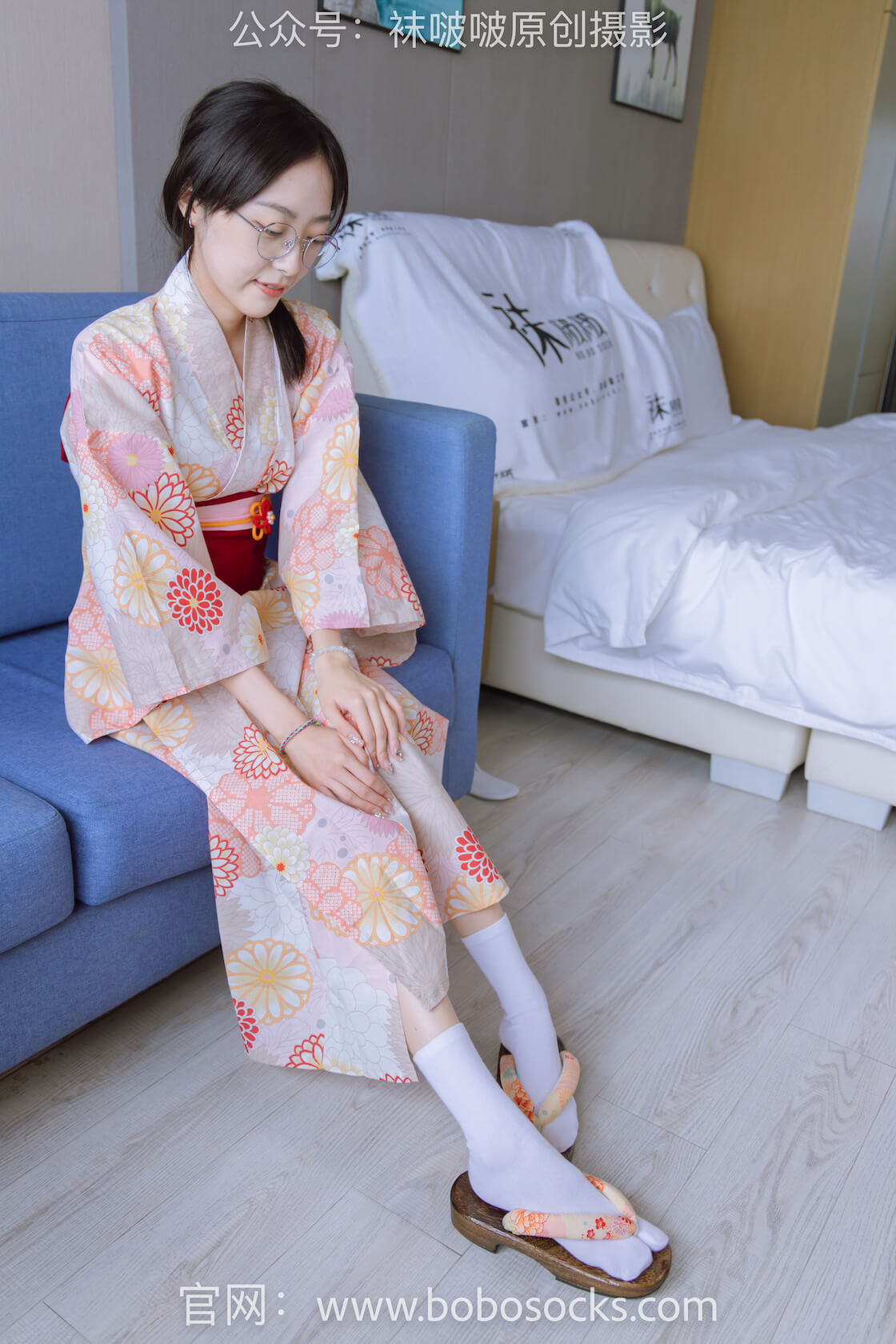 袜啵啵137期：稚予-木屐、分指白棉袜、裸足、和风浴衣-虎绰