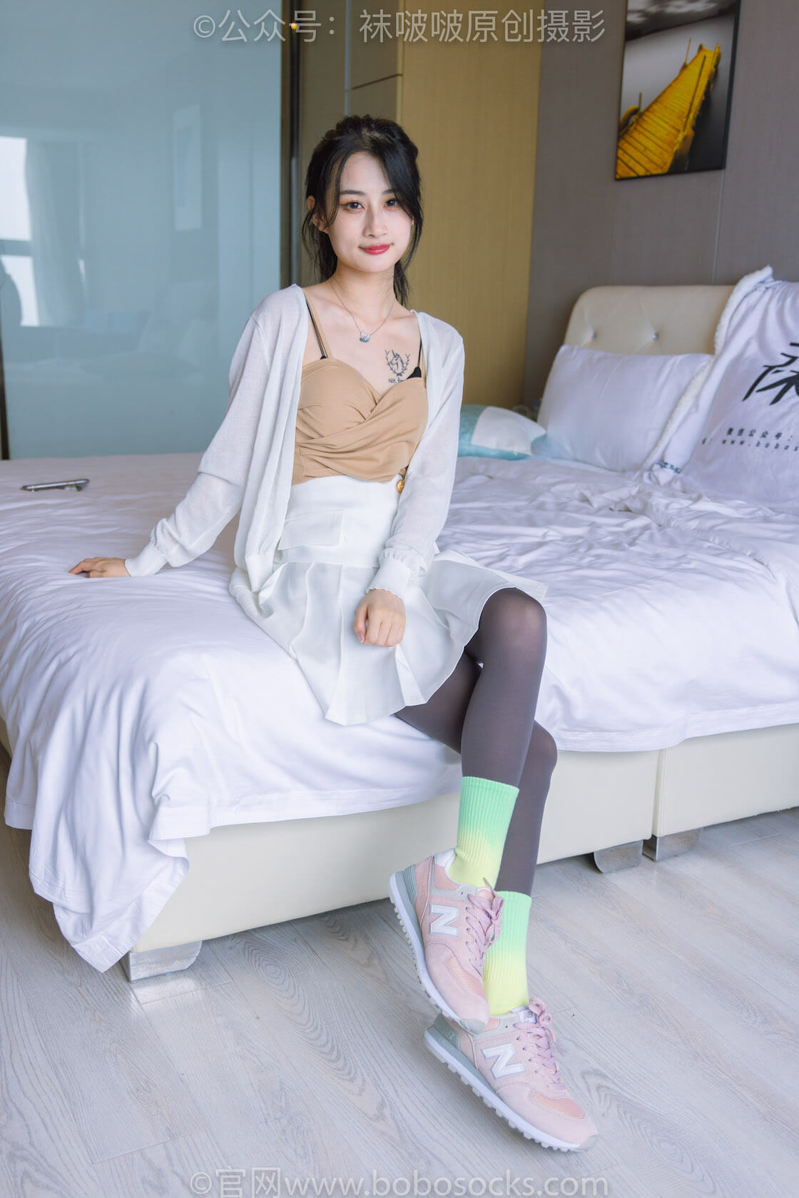 袜啵啵积分限定作品014期：苏苏-棉袜、厚丝袜、黄色皮筋绑脚剧情（仅棉袜部分）-虎绰