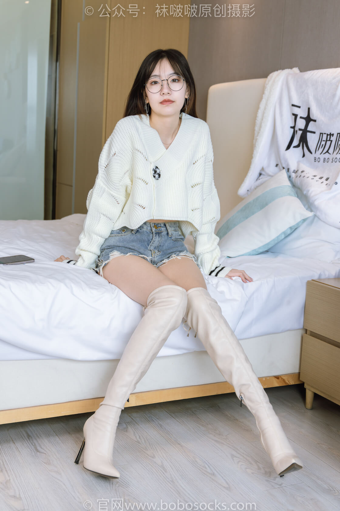 袜啵啵222期：小甜豆-长靴（比重偏多）白棉袜裸足-虎绰