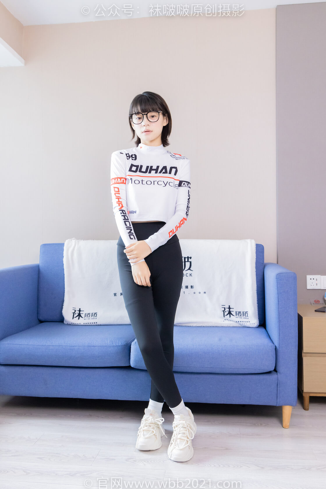 袜啵啵410期:糯米-运动鞋、白棉袜、肉丝(脚尖加固款)、瑜伽裤裤里丝-虎绰