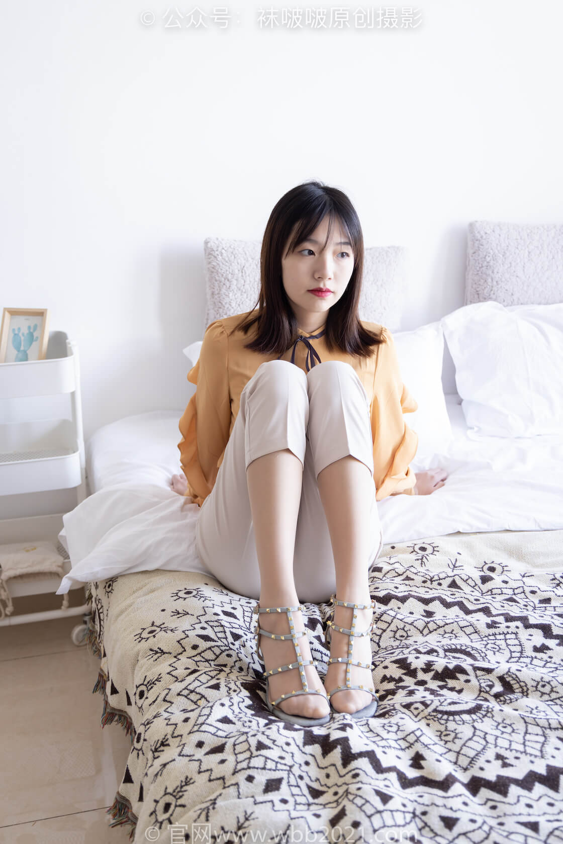 袜啵啵240期：小甜豆-三双高跟鞋、肉丝（脚尖加固款）、裸足-虎绰