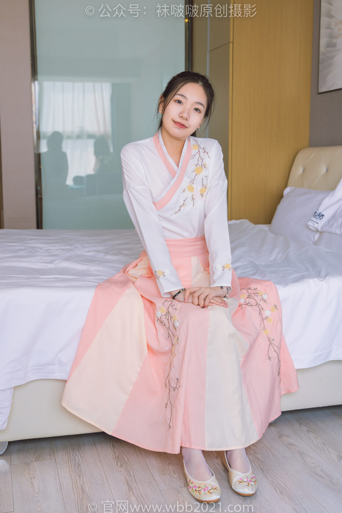 袜啵啵311期：小甜豆-布鞋、白丝（脚尖加固款）、裸足、古装-虎绰