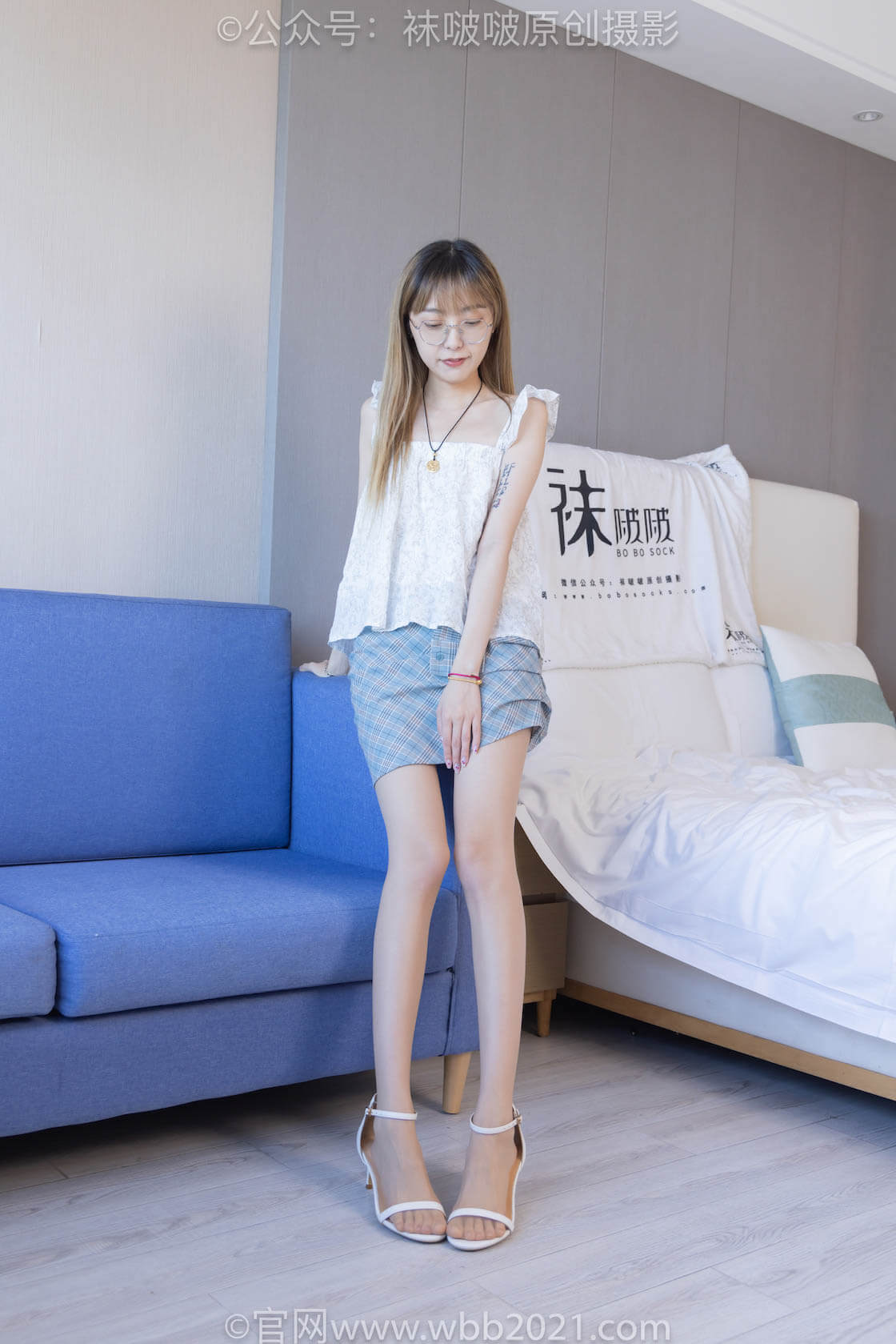 袜啵啵积分限定作品030期：稚予-高跟凉鞋、肉丝（脚尖微加固款）、裸足、仅花絮版视频含有少量穿鞋水打湿腿脚剧情-虎绰