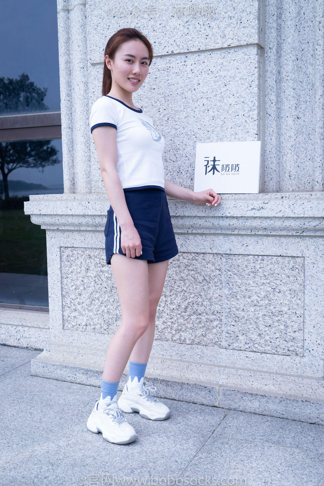 袜啵啵028期：小米-运动鞋、白棉袜、裸足-虎绰