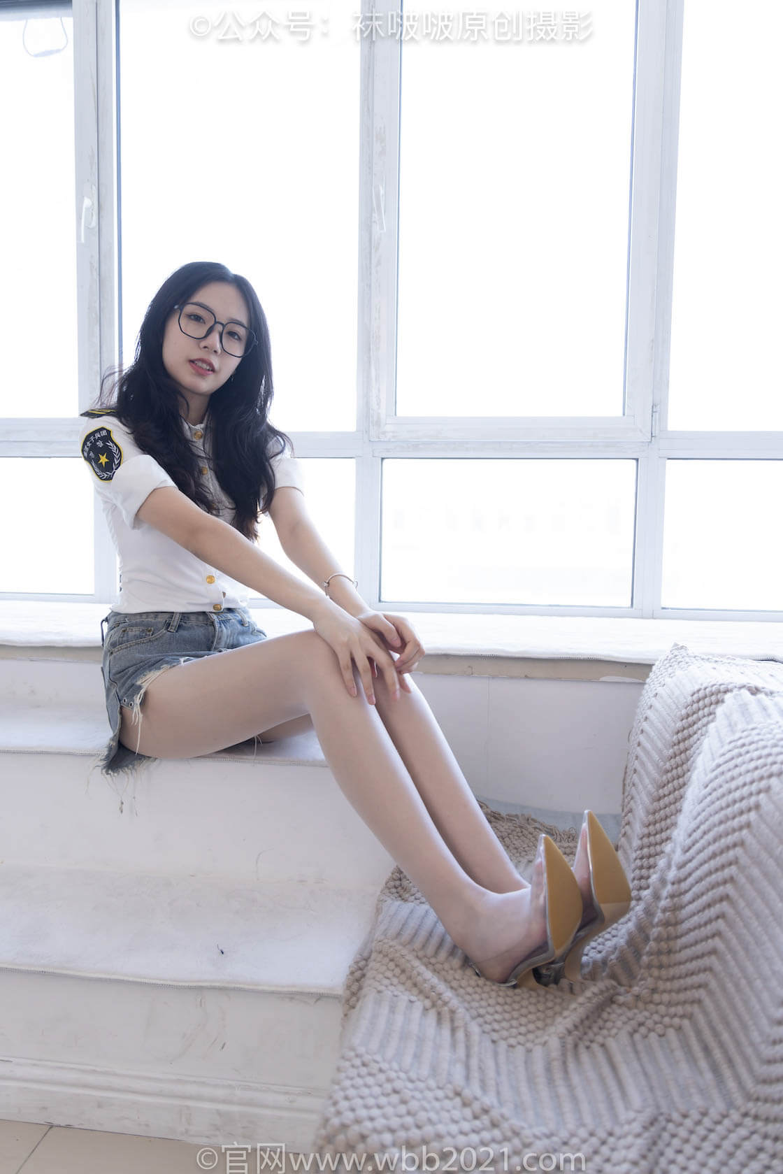 袜啵啵433期：小甜豆-透明高跟、白丝（脚尖透明款）、穿鞋往鞋里倒酸奶剧情-虎绰