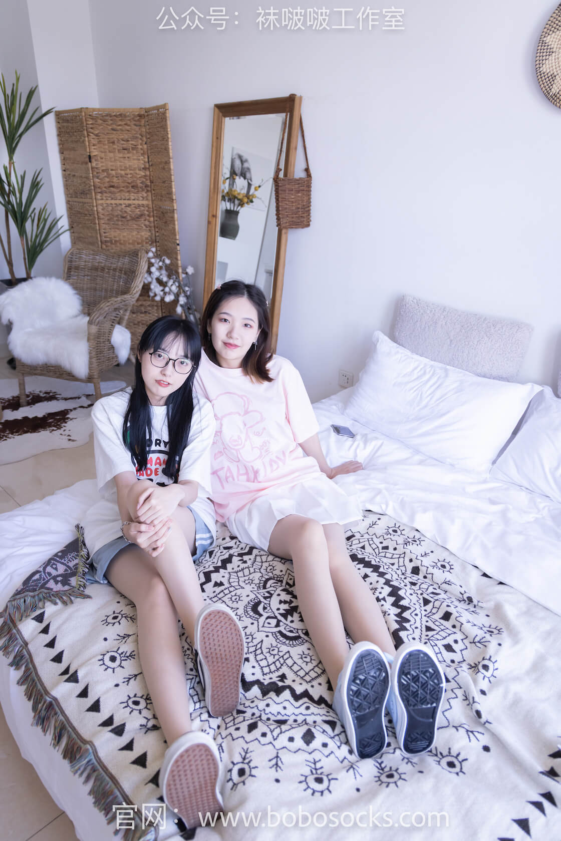 袜啵啵100期：小甜豆与稚予-百期限定（板鞋、肉丝（脚尖加固）、脚对脚互动剧情）-虎绰