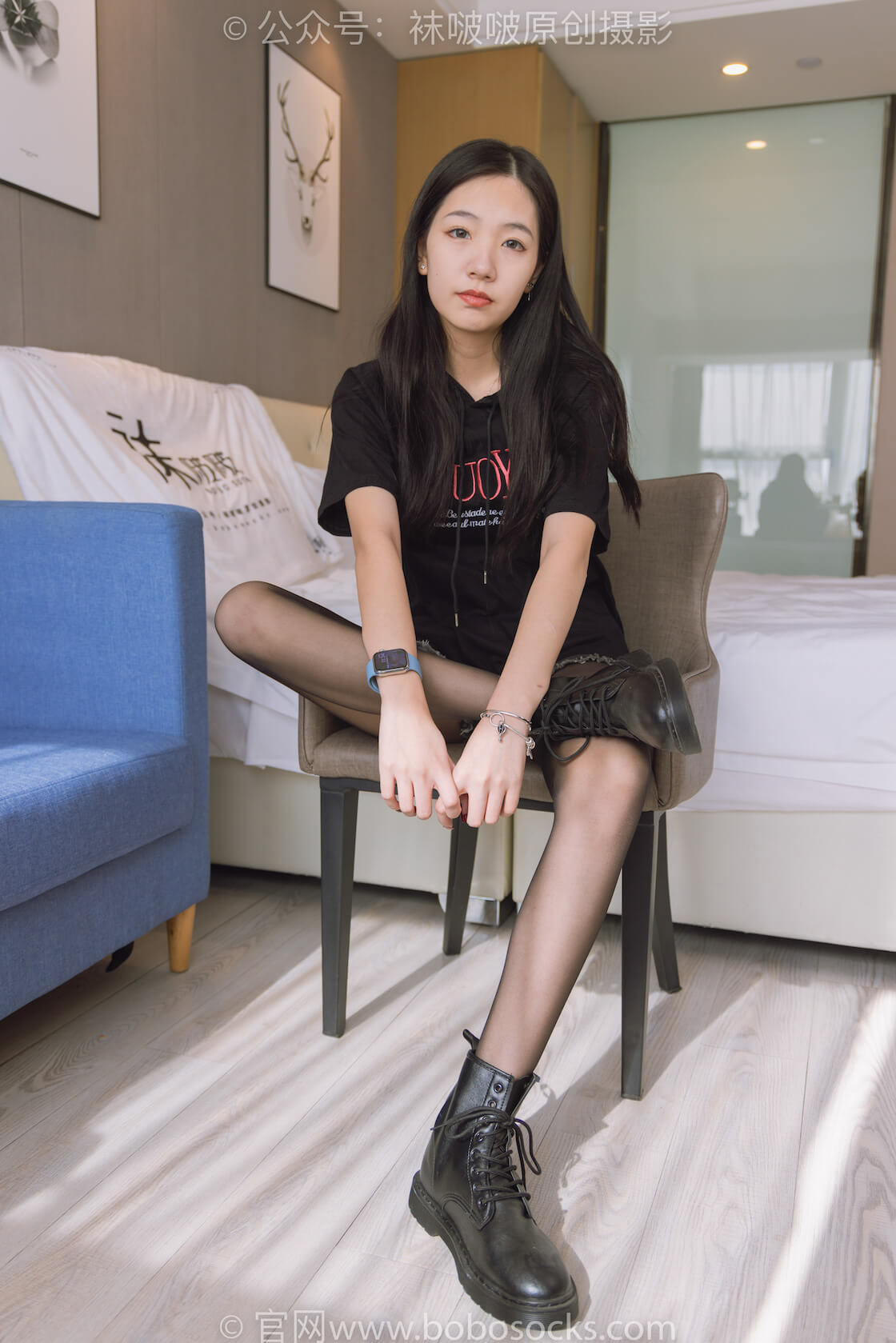 袜啵啵203期：三双靴子、黑丝、网袜，女生越穿越美-虎绰