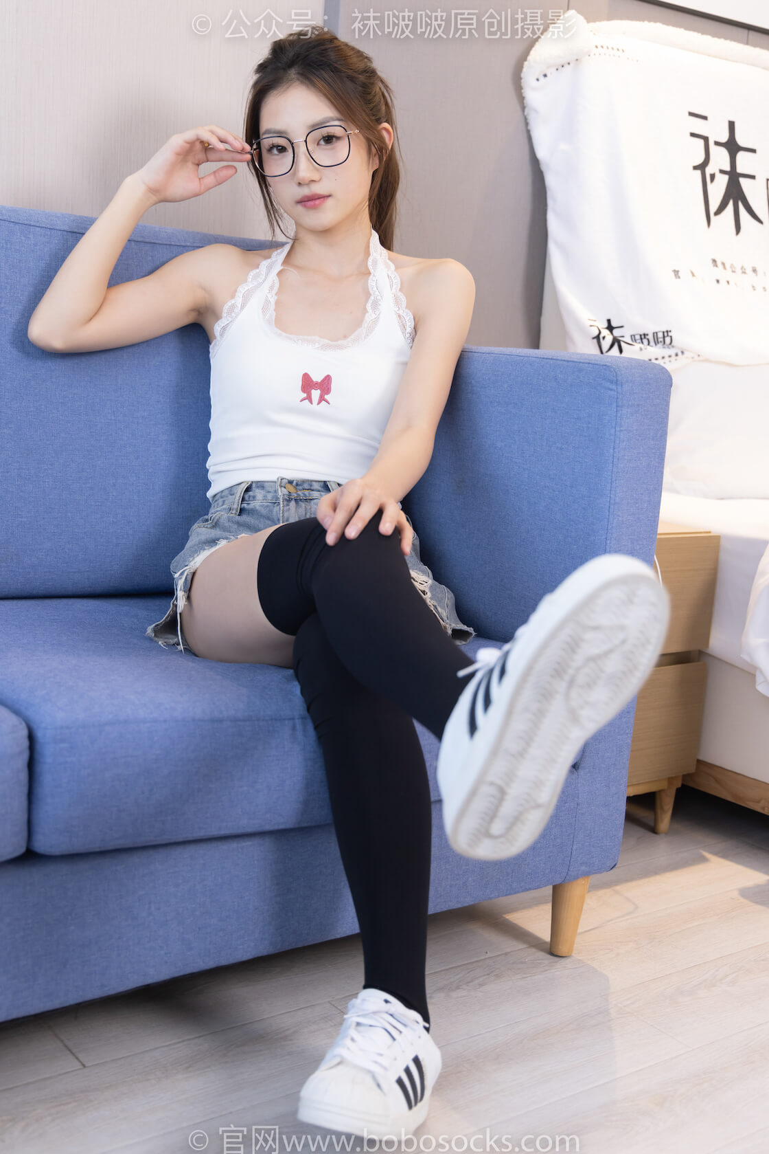 袜啵啵204期：小沫-高跟鞋、贝壳头板鞋、白丝大腿袜、黑丝大腿袜-虎绰