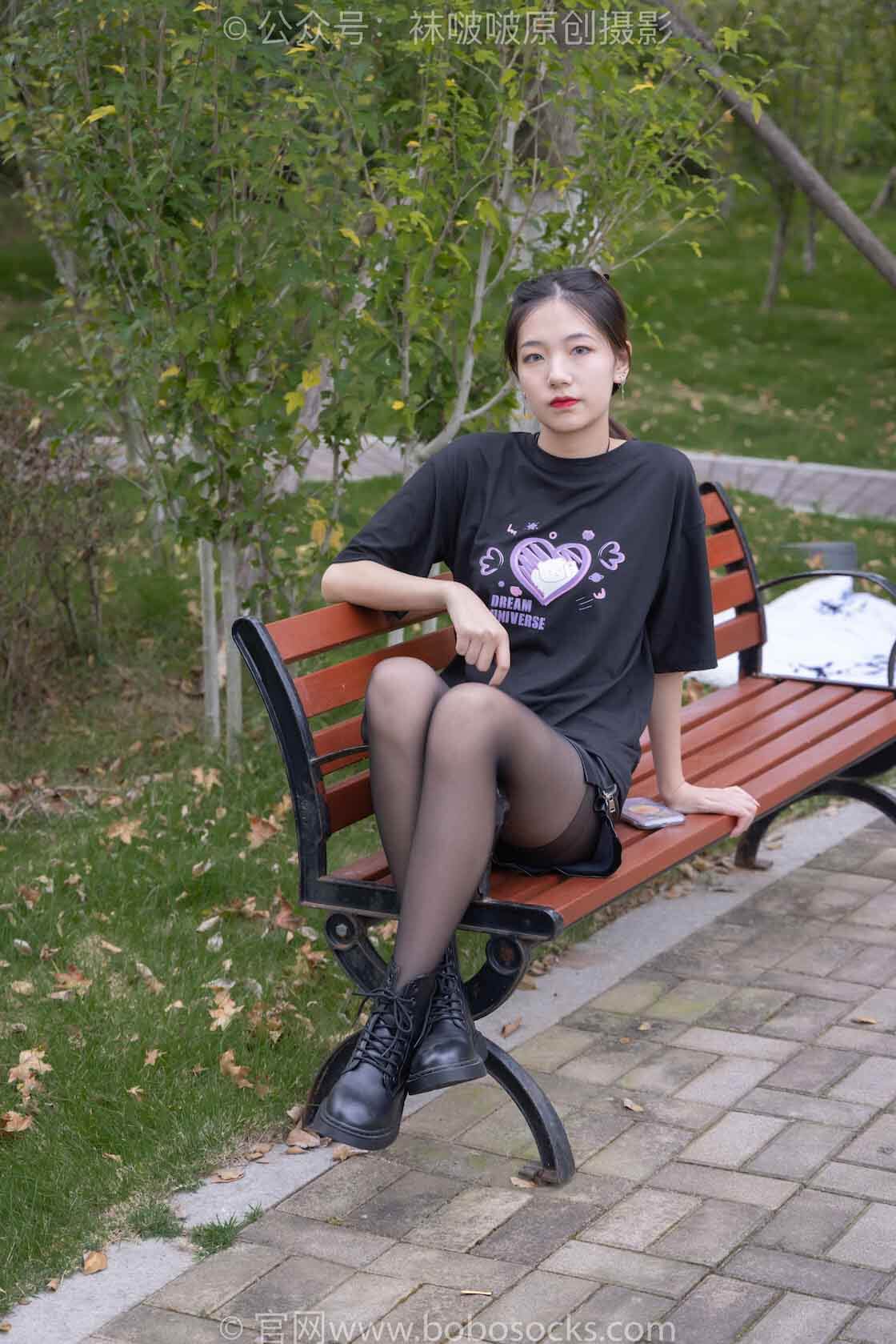 袜啵啵积分限定作品016期：小甜豆-马丁靴、黑丝（脚尖加固款）、踩小汽车剧情-虎绰