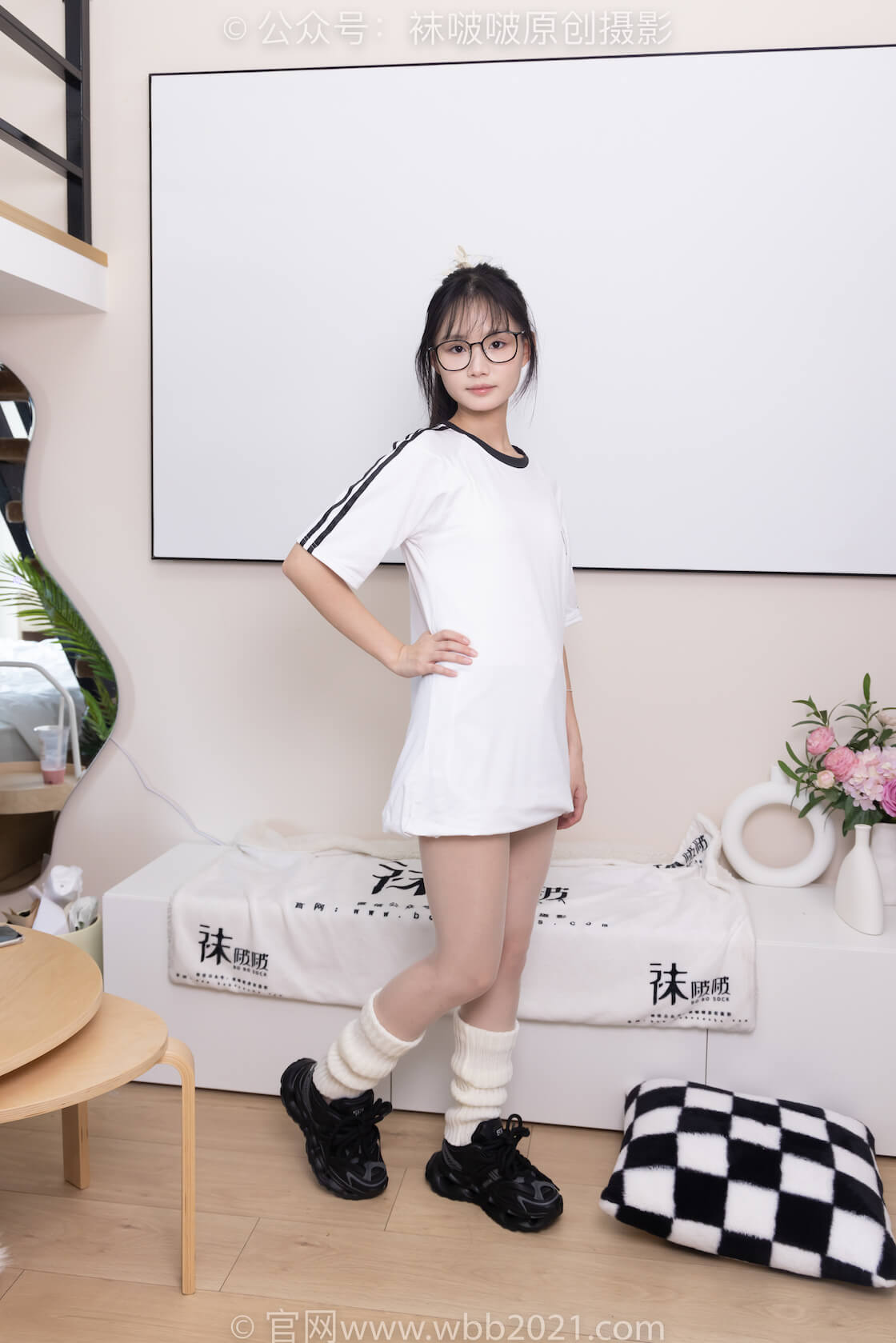 袜啵啵376期：甜甜圈-运动鞋、堆堆袜套、白丝（脚尖透明款）-虎绰