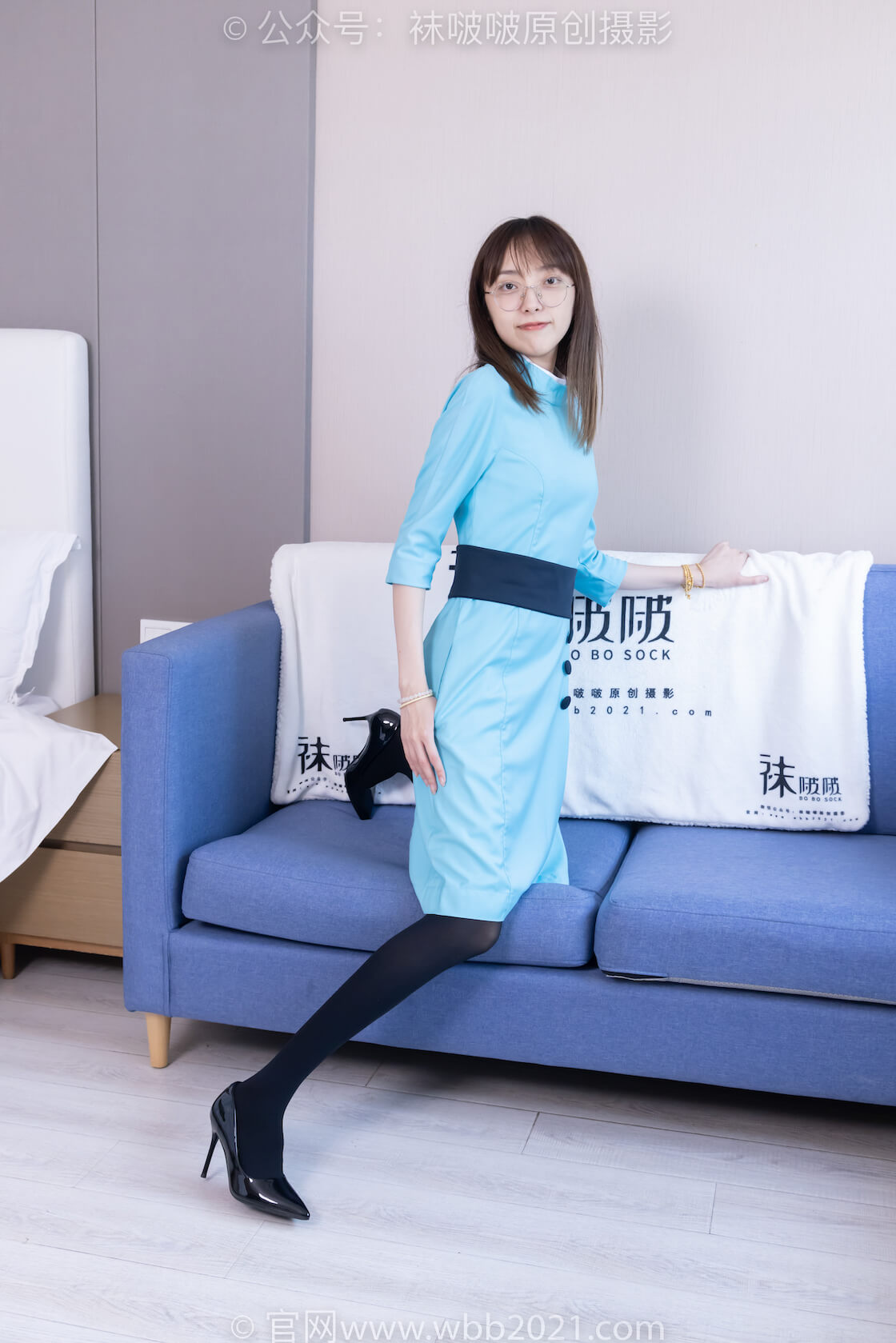 袜啵啵440期：稚予-高跟鞋、厚黑丝、空姐制服-虎绰