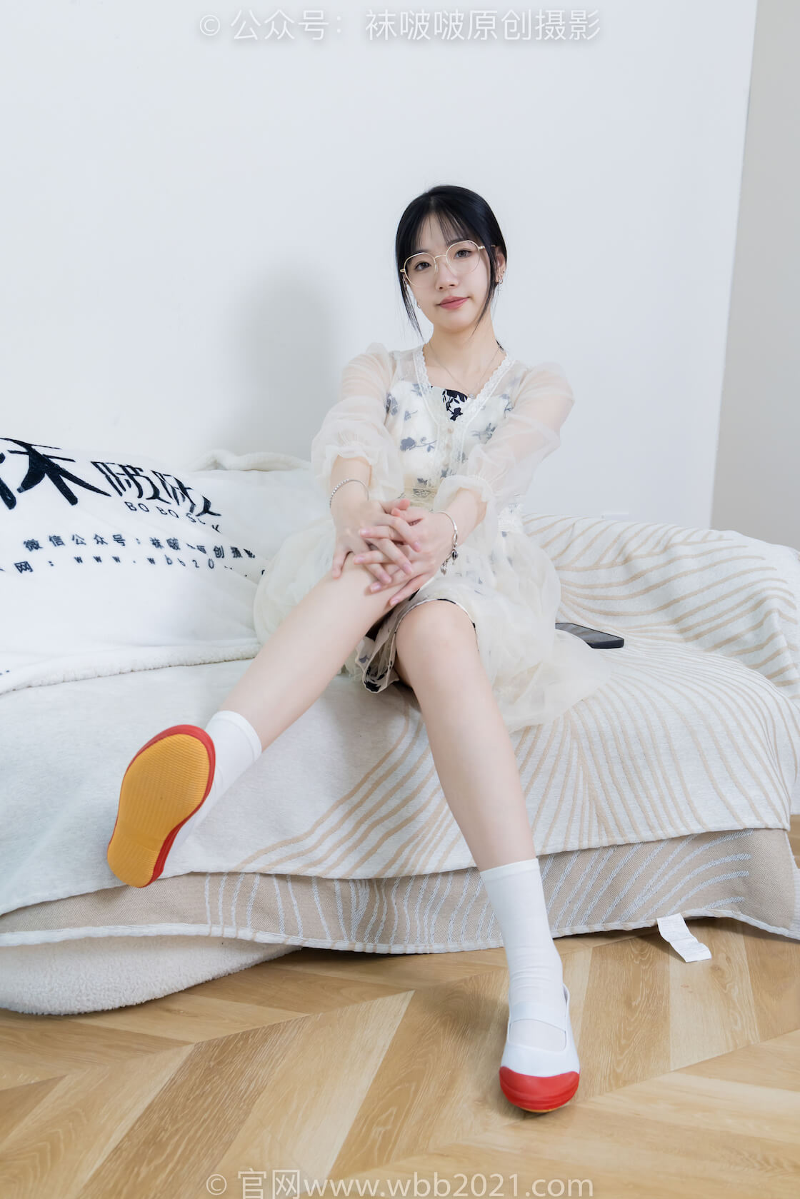 袜啵啵积分限定035期：小甜豆-小白布鞋、白棉袜-虎绰