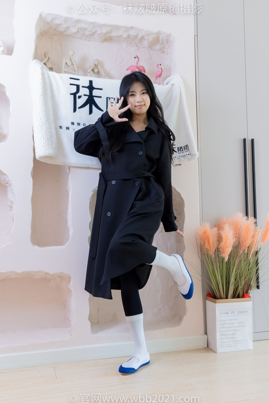 袜啵啵积分限定036期：奶油-白红布鞋、白蓝布鞋、白棉袜、黑船袜-虎绰