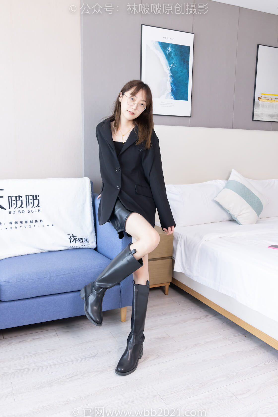 袜啵啵486期：稚予-长靴、黑网袜、裸足（黑色美甲）、裸足踩奶油蛋糕 踩完蛋糕泡脚剧情（仅花絮剧情版MXzu.jpg