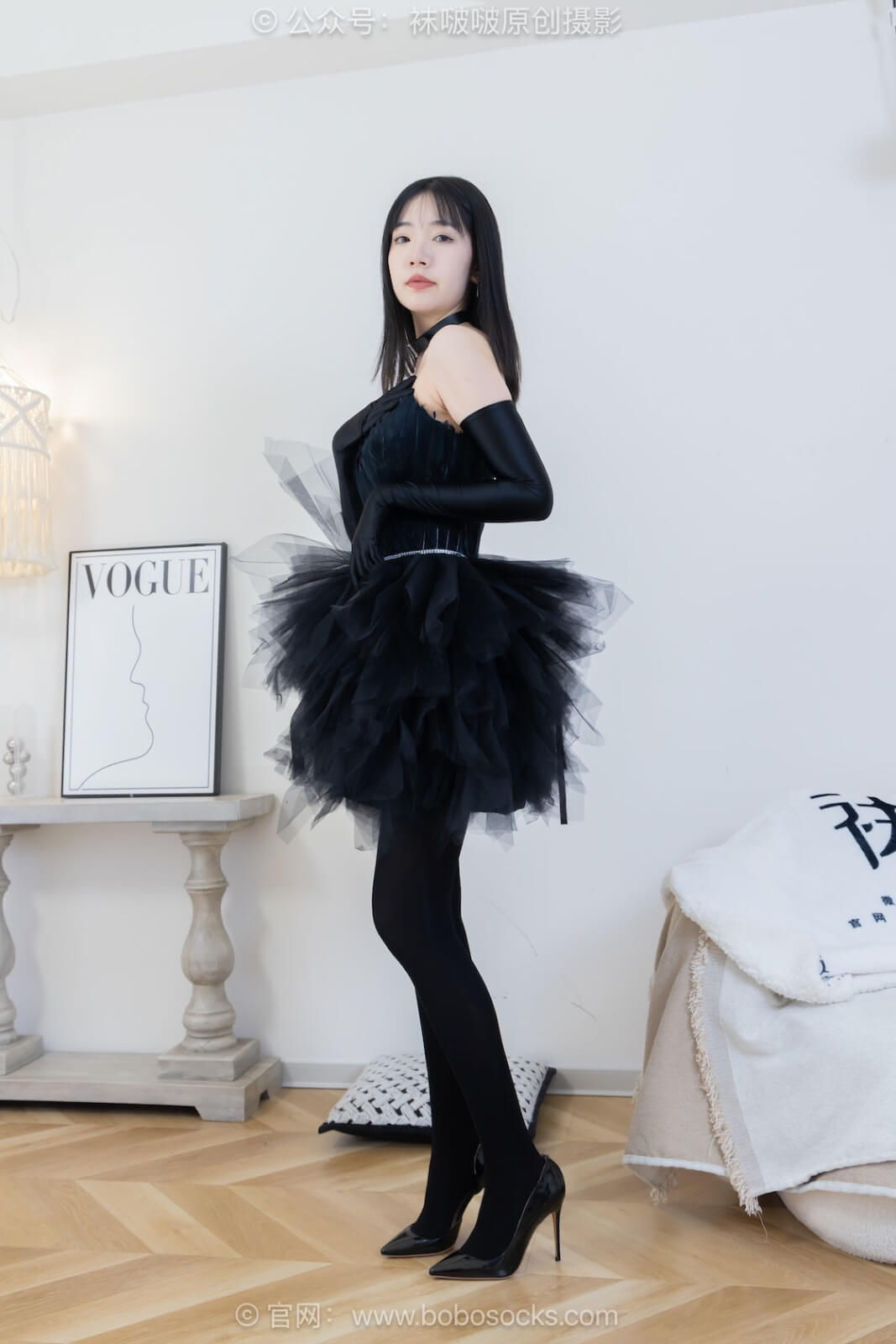 袜啵啵487期：小甜豆-高跟鞋、油亮厚黑丝、黑色丝手套、q6lI.jpg