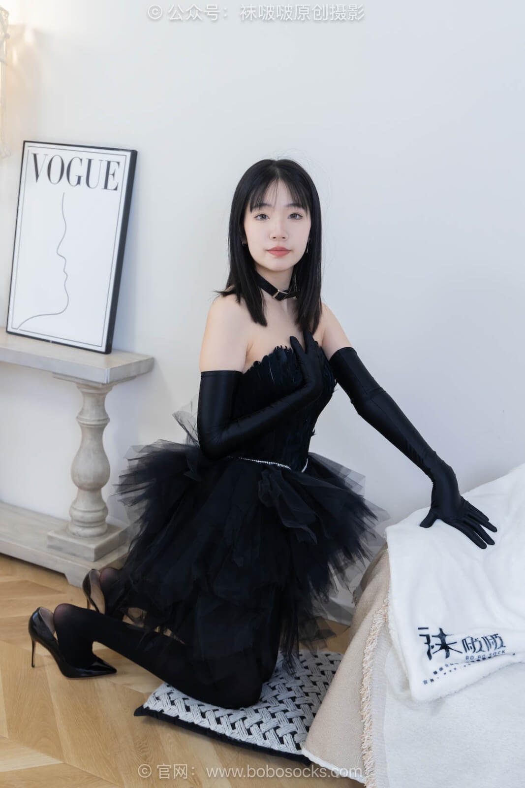 袜啵啵487期：小甜豆-高跟鞋、油亮厚黑丝、黑色丝手套、q6lI.jpg