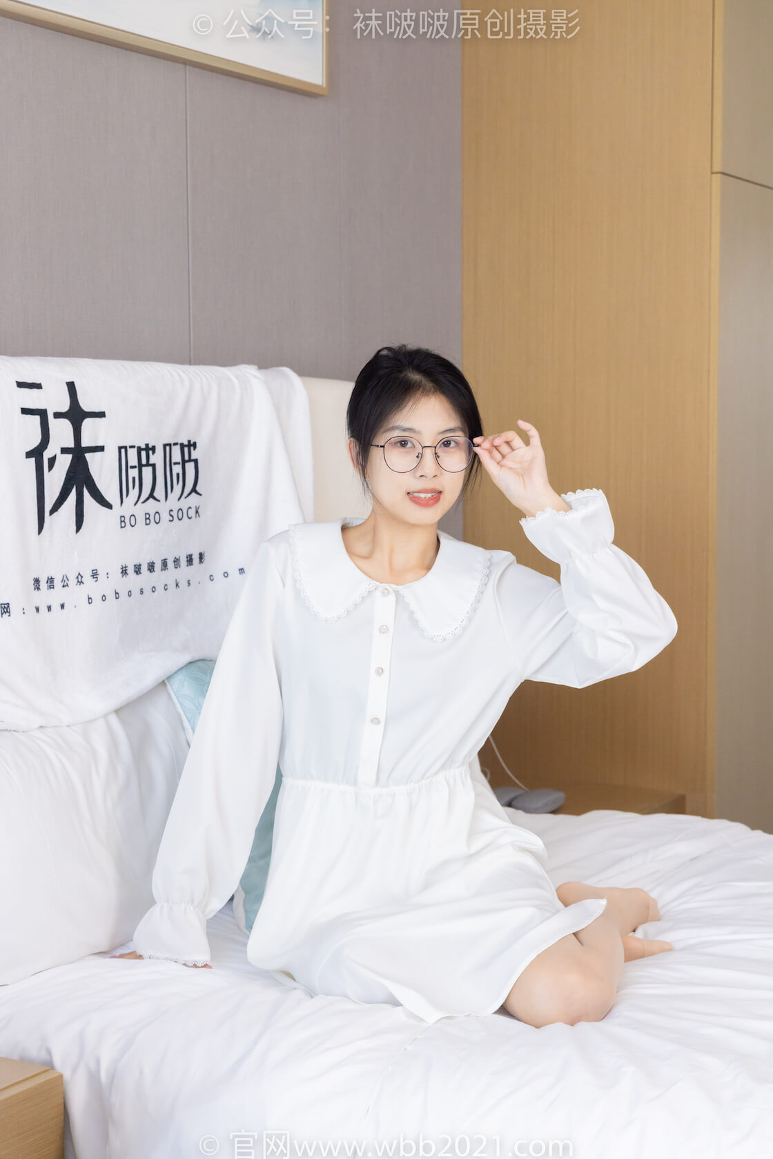 袜啵啵494期:奶油-帆布鞋、薄肉丝(脚尖加固款)、薄肉丝踩小蛋糕剧情-虎绰