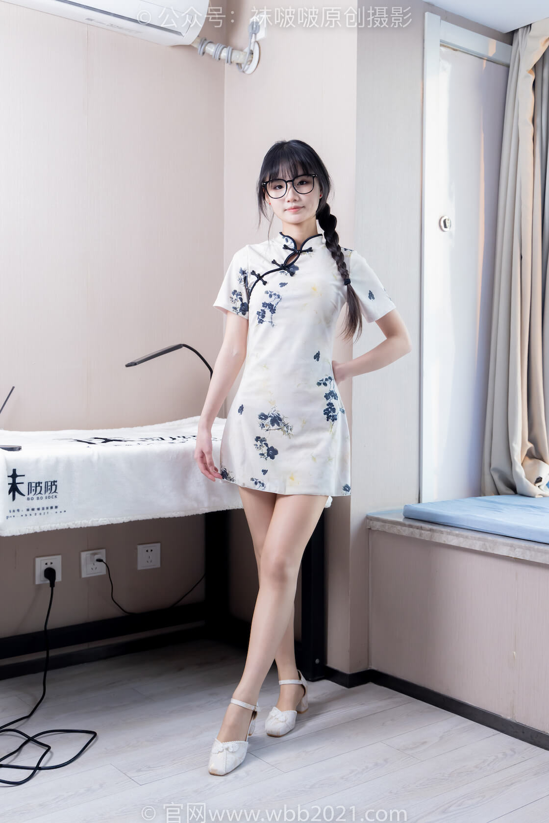 袜啵啵505期：甜甜圈-低跟鞋、油亮肉丝（脚尖透明款）、旗袍-虎绰