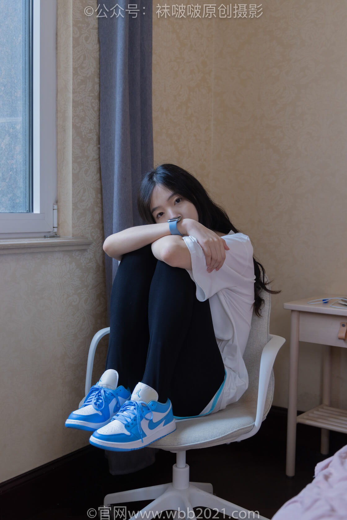 袜啵啵516期：小甜豆-板鞋、厚黑色踩脚裤袜、白棉袜（叠穿）、袜啵啵、wOrY.jpg