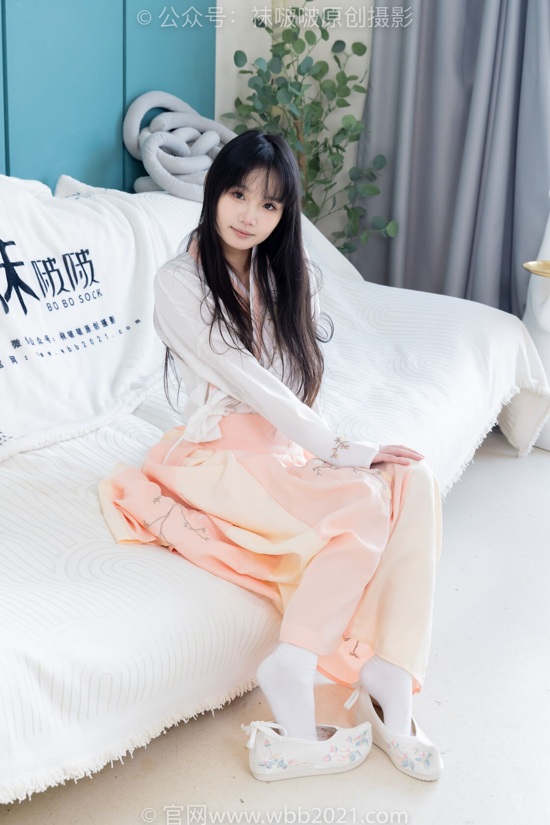 袜啵啵518期：甜甜圈-平底鞋、白棉袜、裸足、汉服古装、袜啵啵、XfXl.jpg