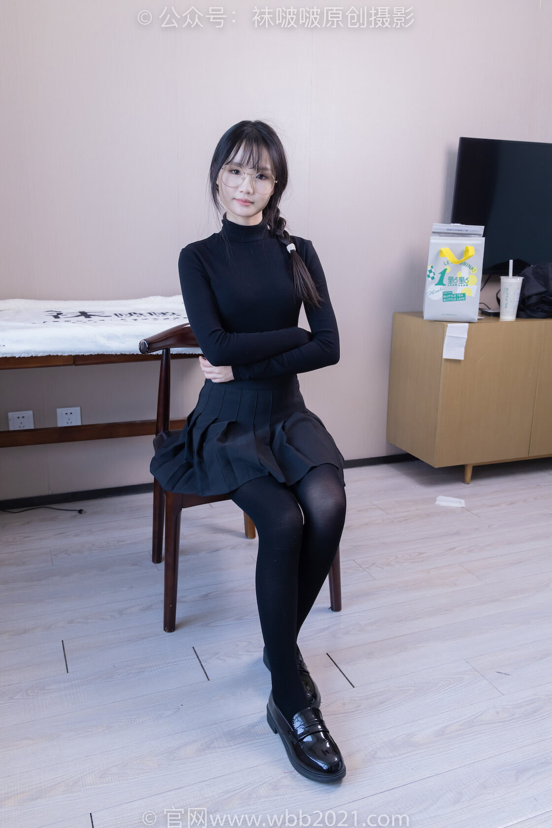 袜啵啵523期：甜甜圈-皮鞋、厚黑丝-虎绰