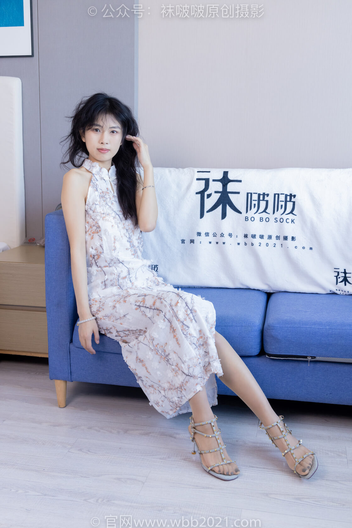 袜啵啵536期:奶油-高跟鞋、薄肉丝(脚尖微加固款)、裸足(黑色美甲)、裸足淋酸奶剧情(仅花絮剧情版)-虎绰