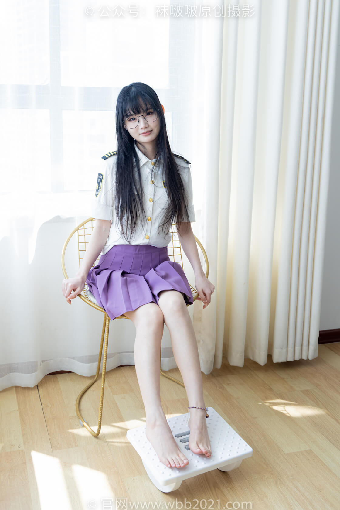 袜啵啵538期：甜甜圈-高跟鞋、水晶袜（仅小部分）、裸足、裸足玩按摩凳剧情（仅花絮剧情版）lKS0.jpg