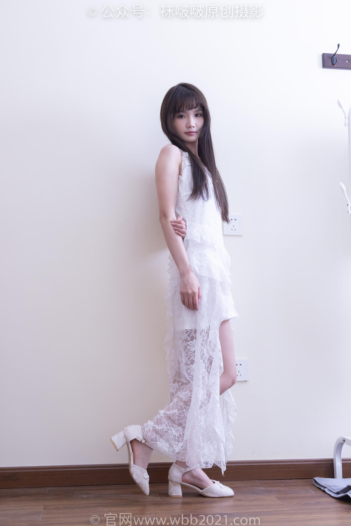 袜啵啵542期:甜甜圈-高跟鞋、薄黑丝(脚尖微加固款)、薄肉丝(脚尖微加固款)、裸足、撕丝袜剧情-虎绰