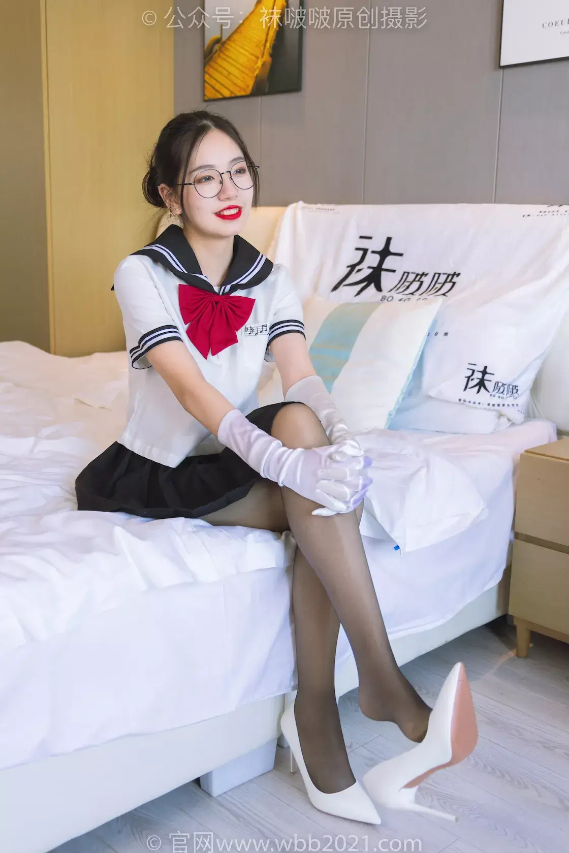 图片[4]-袜啵啵293期：小甜豆-两双高跟鞋、两双丝袜叠穿（脚尖透明油亮黑丝在外，脚尖加固肉丝在内）、jk制服-虎绰