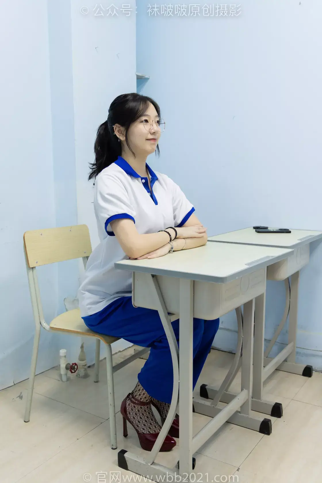 袜啵啵375期：小甜豆-高跟鞋、黑色蕾丝网袜、校服裤里丝-虎绰