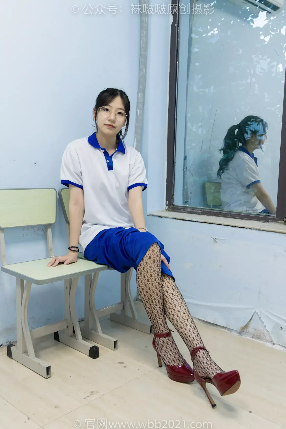 图片[5]-袜啵啵375期：小甜豆-高跟鞋、黑色蕾丝网袜、校服裤里丝-虎绰