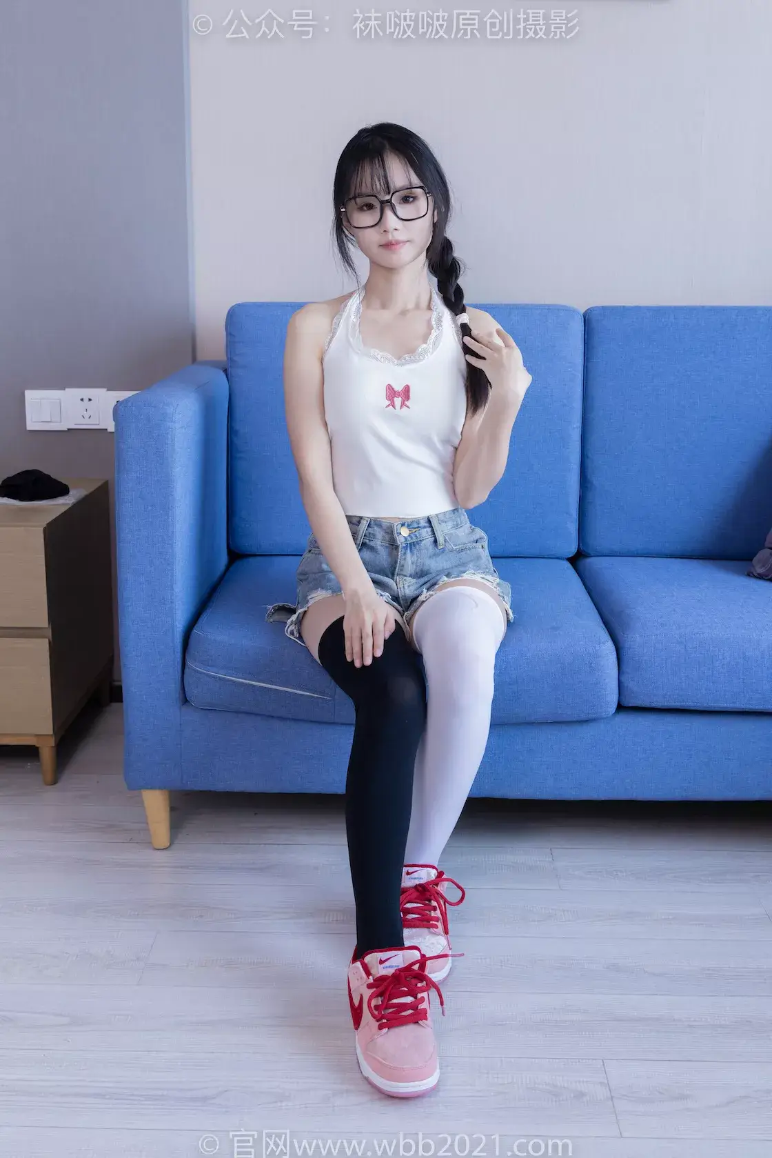 图片[4]-袜啵啵390期：甜甜圈-板鞋、厚黑丝大腿袜、厚白丝大腿袜-虎绰