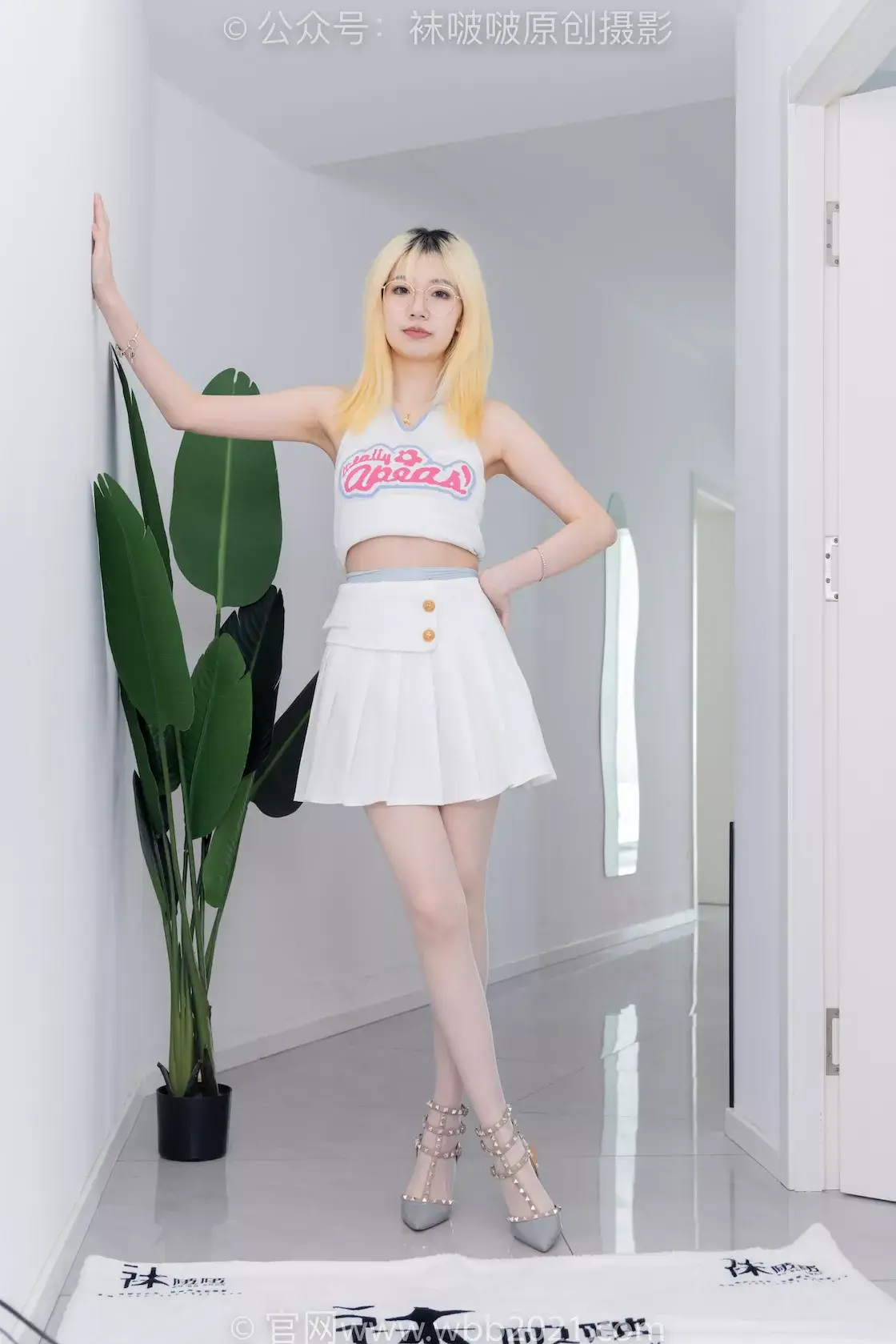 图片[3]-袜啵啵543期：小甜豆-高跟鞋、油亮淡蓝丝（脚尖透明款）、腰丝-虎绰